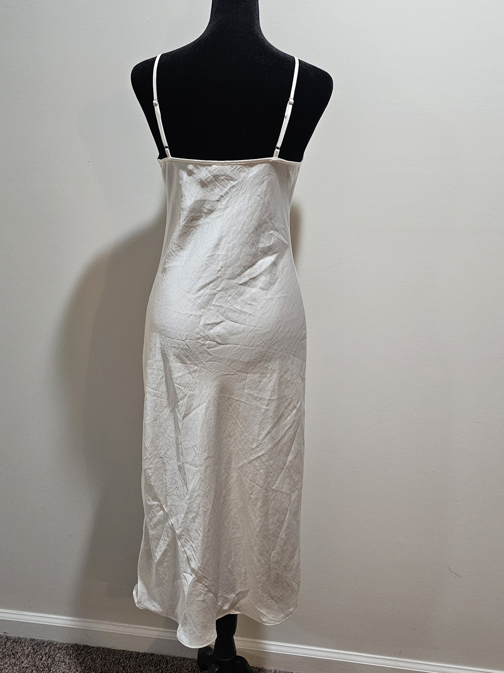 Aritzia By Wilfred Only Slip Satin Dress Size XS Dress with Spaghetti Strap{B21} - Picture 4 of 13
